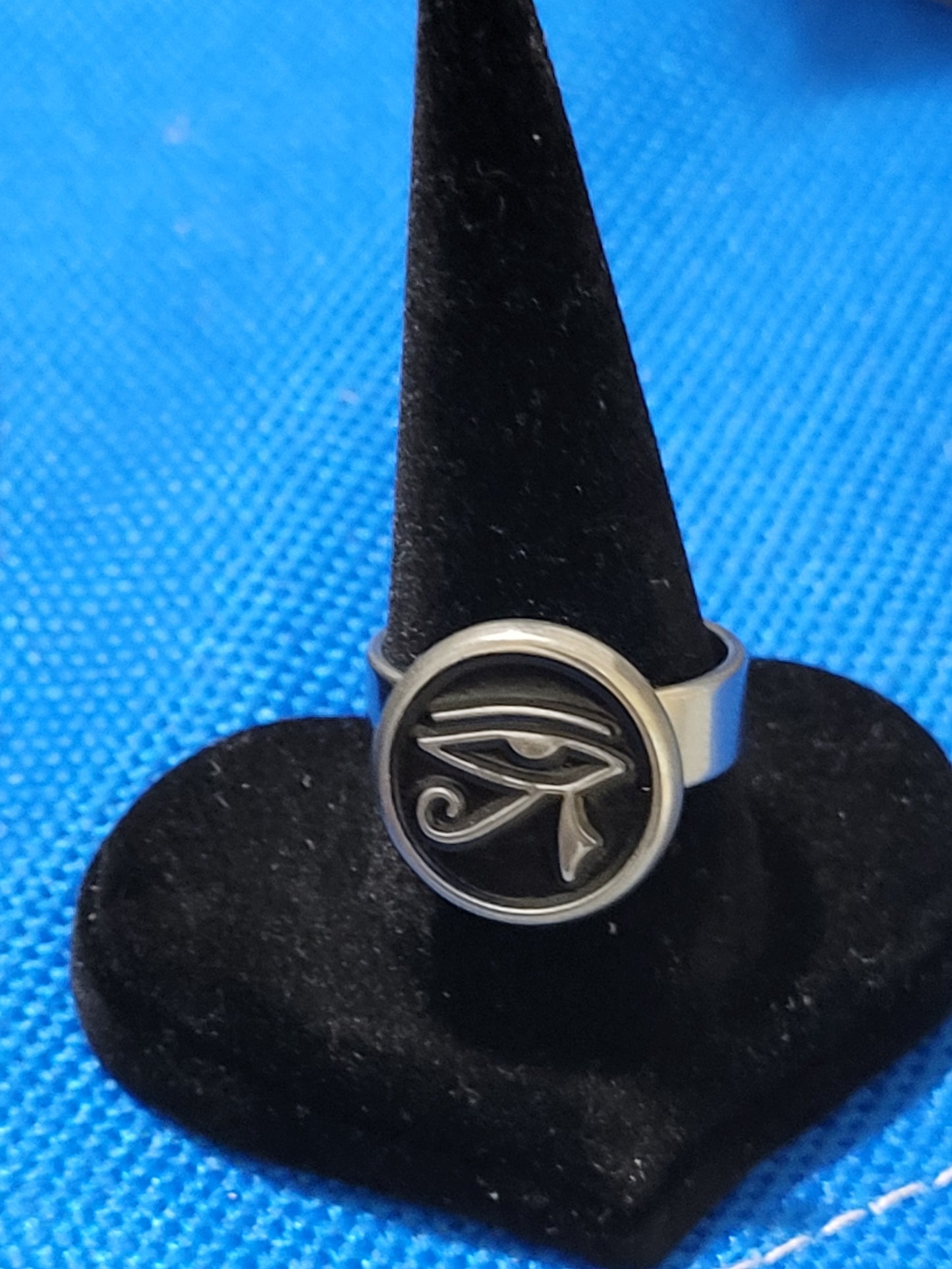 The Eye of Ra Ring Size 6